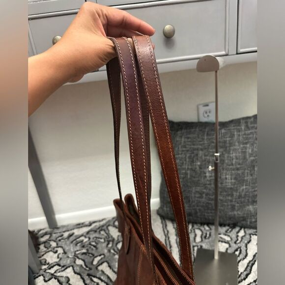 Larella Italian leather Shoulder bag - Picture 8 of 16